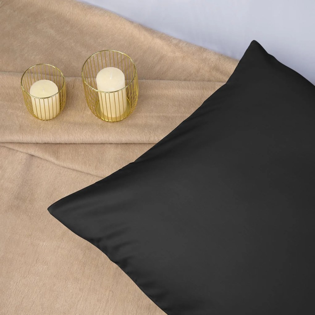 SATÉNOVÁ OBLIEČKA NA VANKÚŠ 50X80 CM ČIERNA