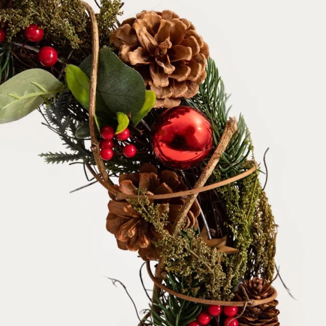 Veniec ARLO so šiškami a červenými guľôčkami 757938