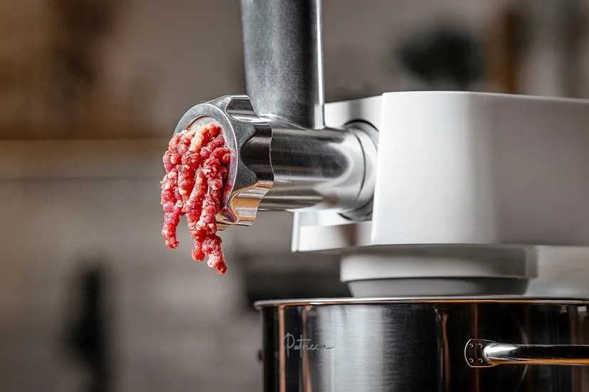 Celokovový multifunkčný kuchynský robot Patricca Premiant / biely