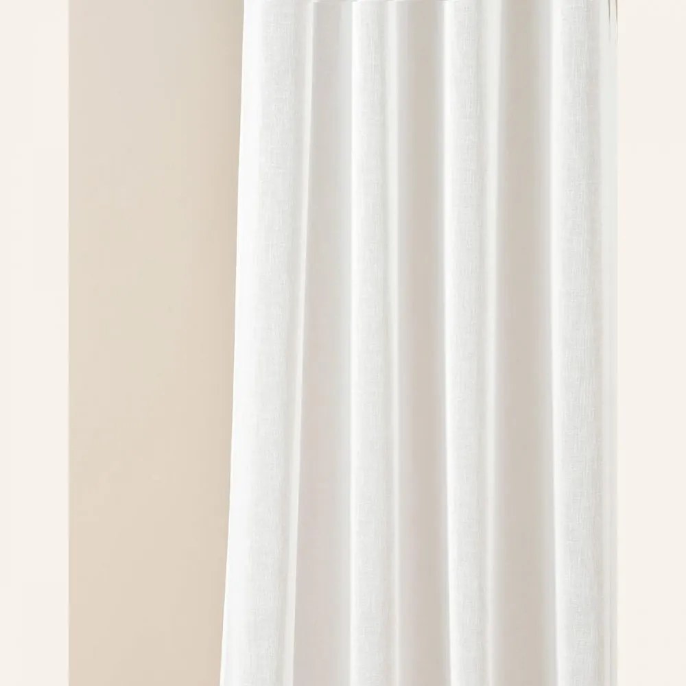 Biela záclona Sensia so zavesením na priechodky 140 x 260 cm