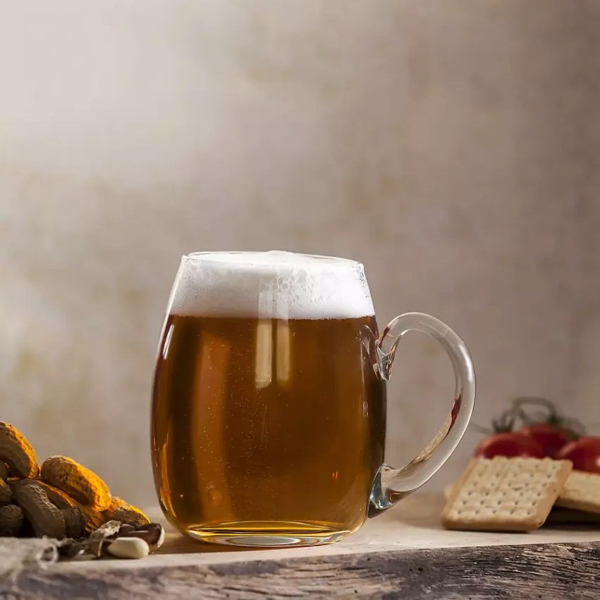 Ručne fúkaný okrúhly polliter na pivo s gravírovaním Chmeľ 500 ml 1KS