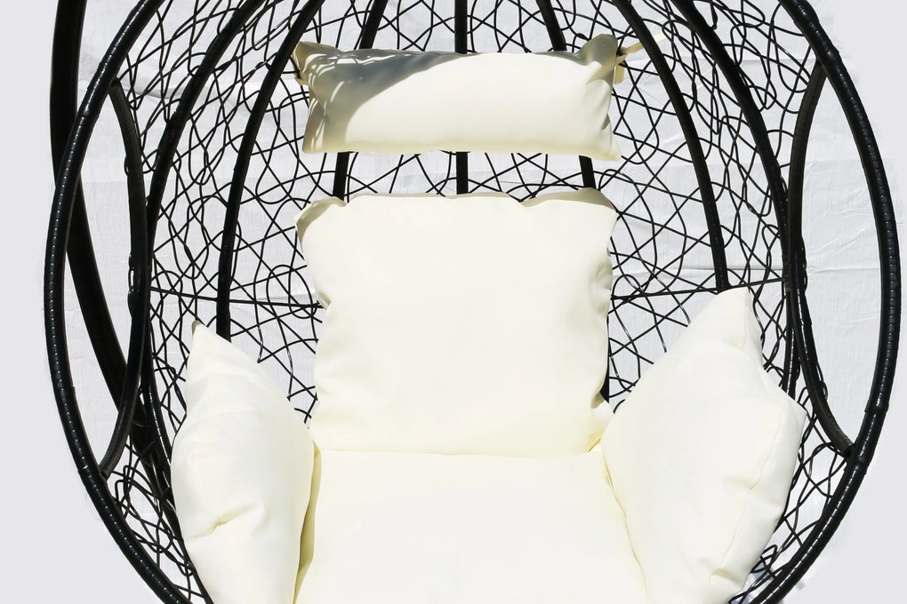 Závesné kreslo 06 čierne s béžovou poduškou