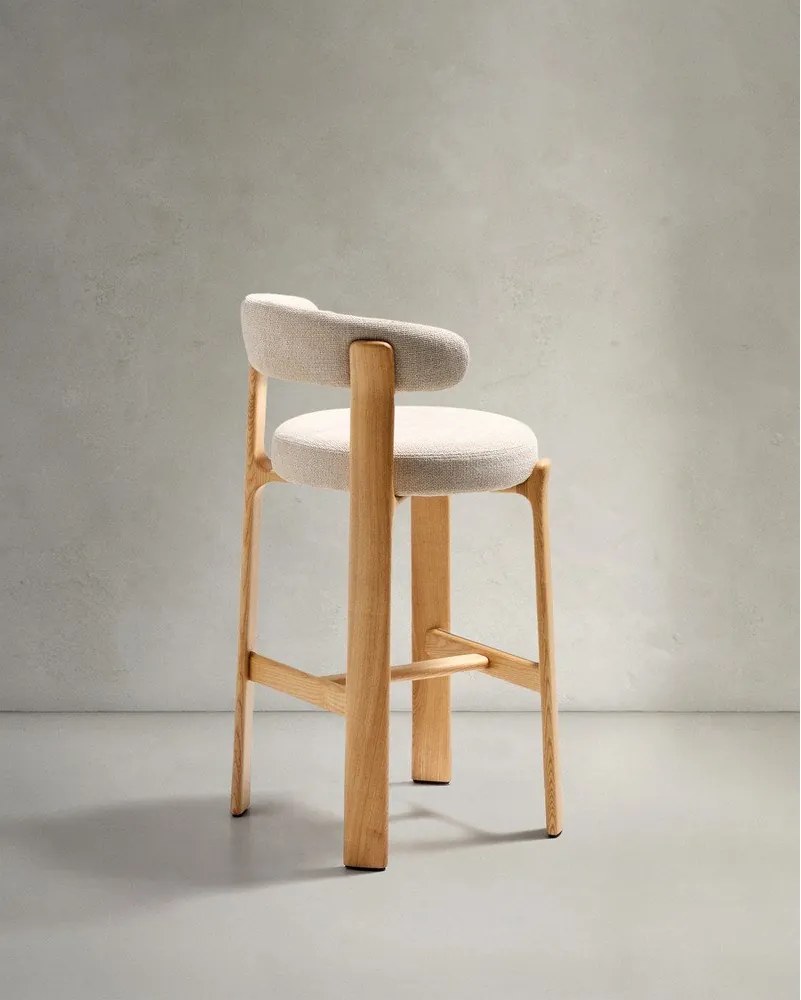 Béžová/v svetlo prírodnej farbe barová stolička z jaseňového dreva (výška sedadla 75 cm) Granite – Kave Home