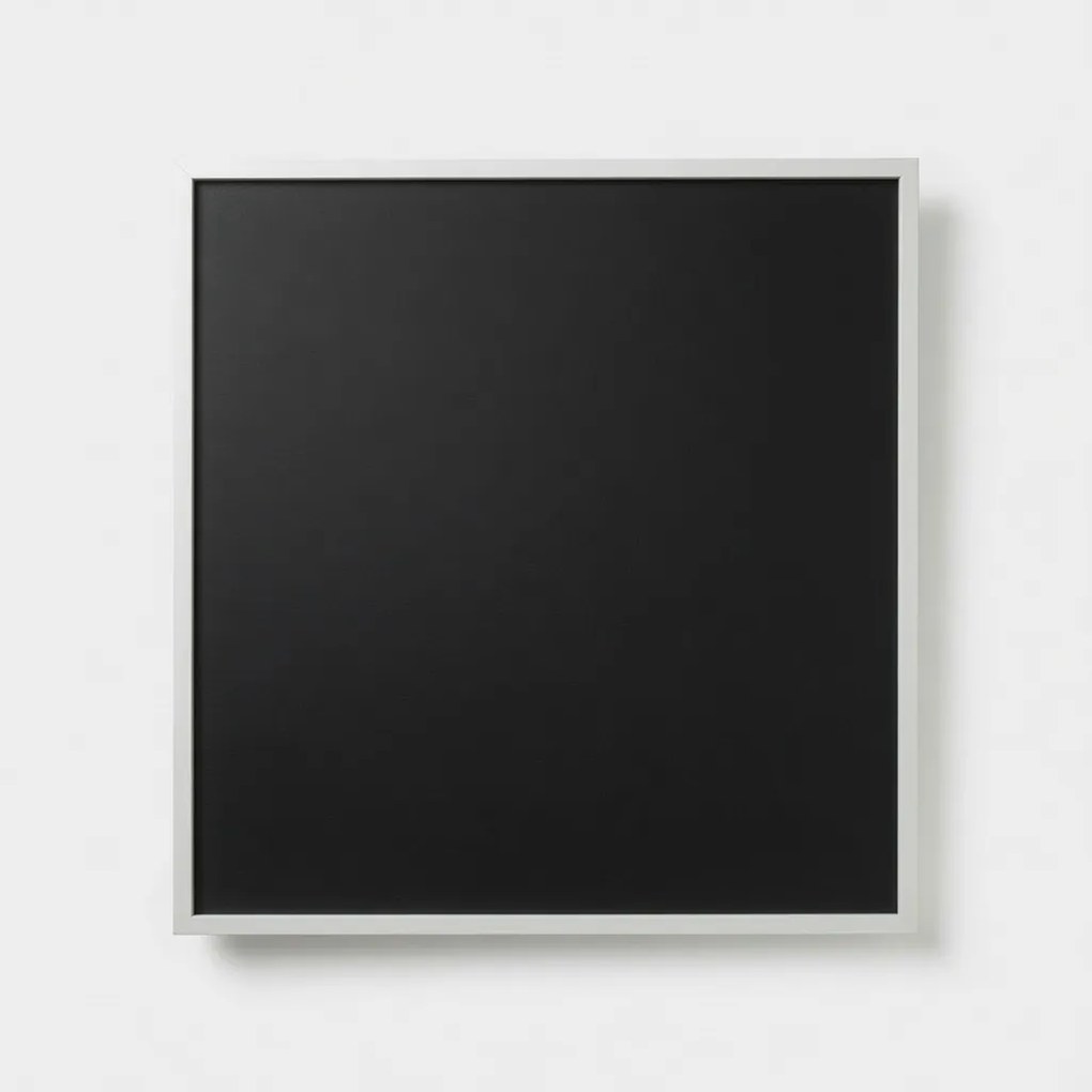 Toptabule.sk  Čierna tabuľa na magnetky v drevenom bielom ráme COLOR 150x100 cm