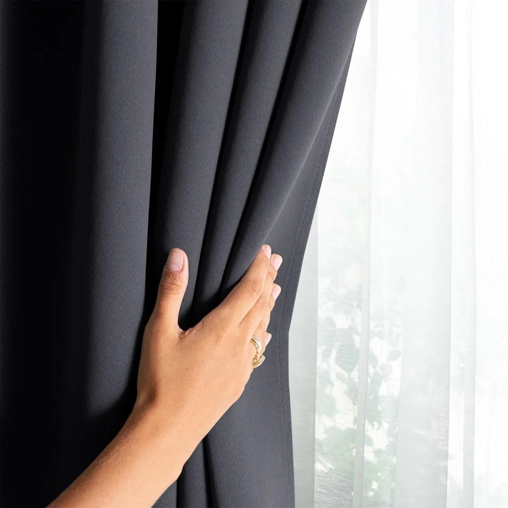 Záves AmeliaHome Blackout s multifunkčnou páskou 140x245 cm oceľovo sivý