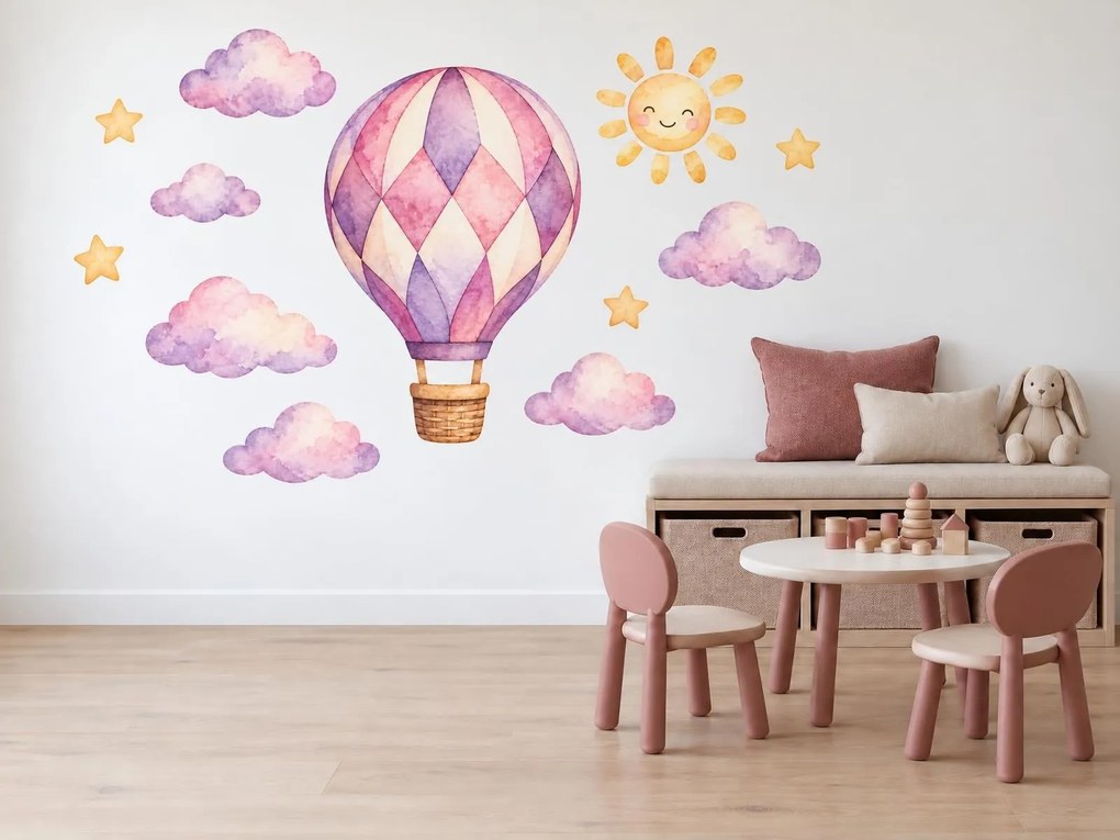 Lila balón medzi obláčikmi nežné akvarelové nálepky na stenu do detskej izby arch 46 x 34 cm
