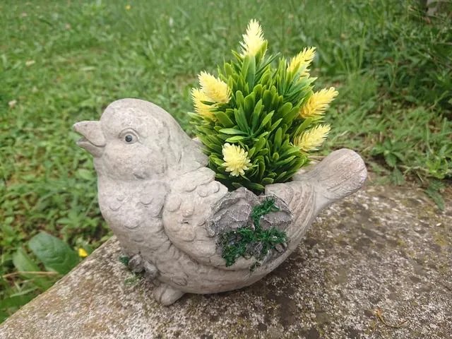 Vtáčik s machom obal na kvety záhradná dekorácia mgo keramika 22x14cm