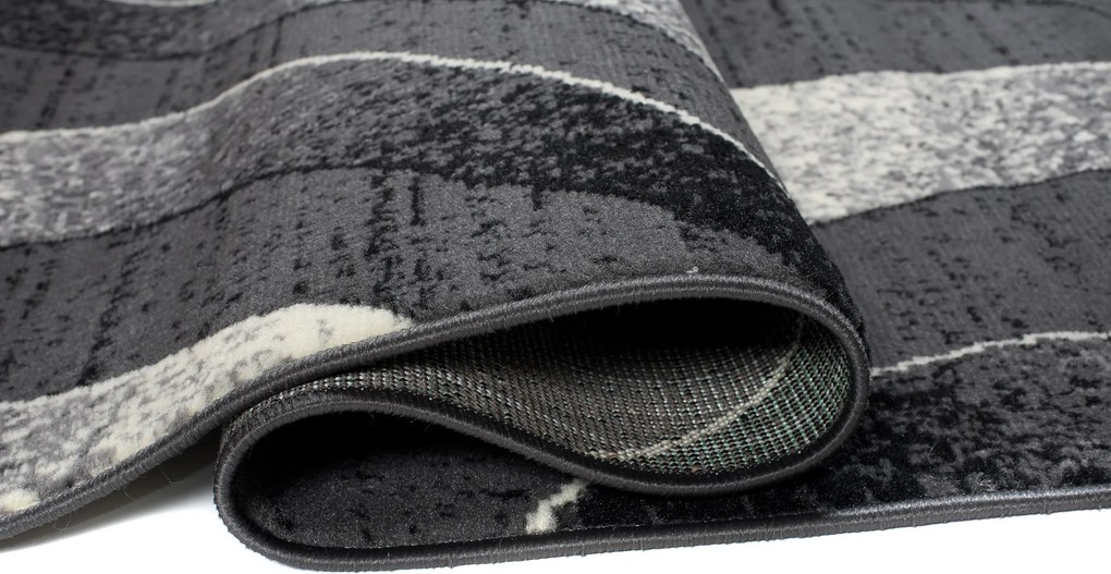 TA Koberec K857A TMAVO SIVÁ LACNÁ PP CRM Rozmer: 70x300 cm