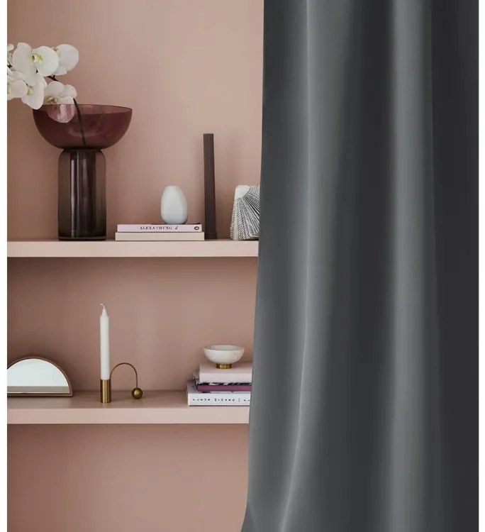 Kvalitný tmavo sivý jednofarebný záves na kruhy 140 x 280 cm