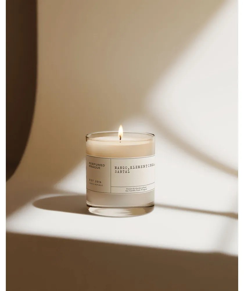 Vonná sójová sviečka doba horenia 40 h #67 Mango, Clementine, Sandalwood – Perfumed Prague