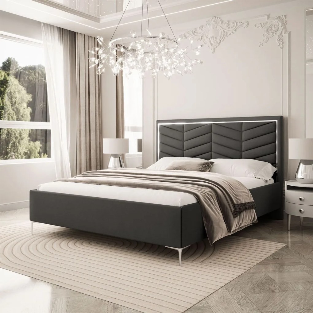 ČALÚNENÁ POSTEĽ NESSIE 140x200 STRIEBORNÁ LIŠTA S ROŠTOM