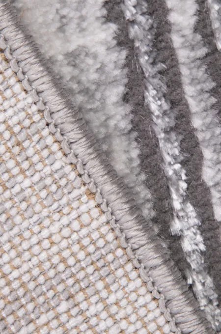 Koberec DIAMOND K8778S strieborný