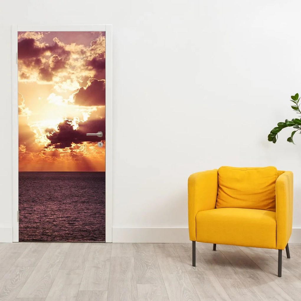 Fototapeta na dvere - Slnko za mrakmi (95x205cm)