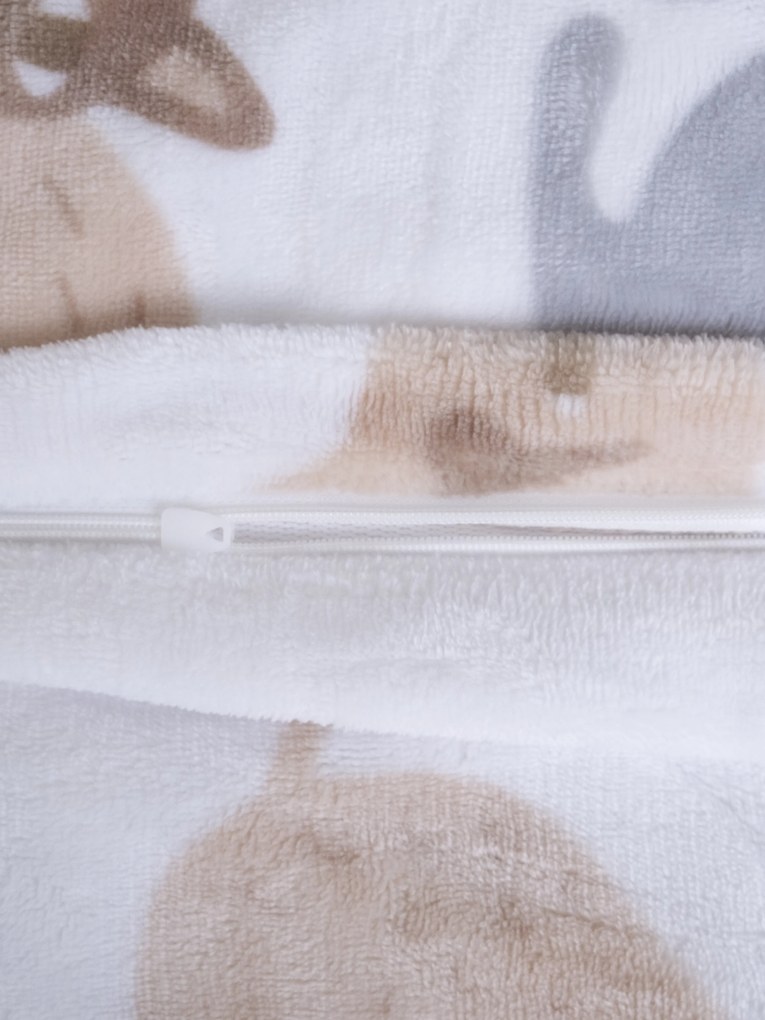 Obliečka na vankúšik mikroplyš Exclusive 40 × 40 cm - Mačičky