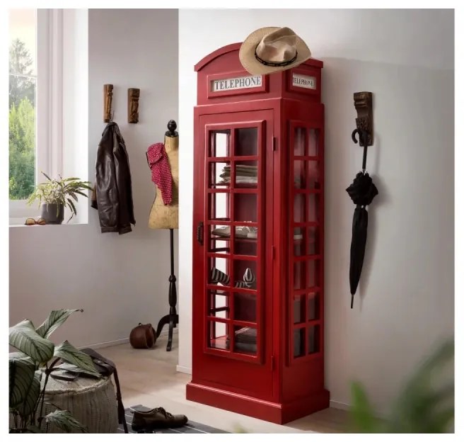 furniture-nabytek.cz - Masívna vitrína London police v červenej farbe, lakovaná, z mangového dreva – 64×40×185 cm
