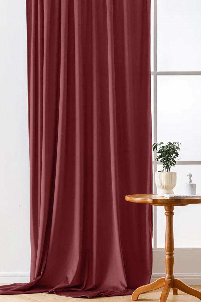 Vínový zatemňovací záves VELVET 135x250 cm Zavesenie: Kovové krúžky