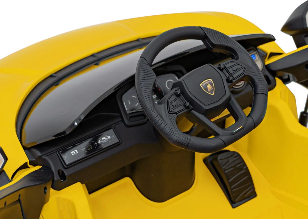 Ramiz Lamborghini Revuelto vozidlo Žltá
