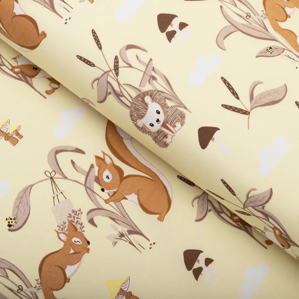 Biante Detský bavlnený behúň na stôl Sandra SA-700 Veveričky a ježkovia na svetlo vanilkovom 35x180 cm