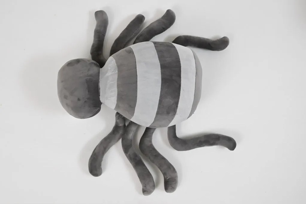 Plyšový PAVÚK s detskou dekou vo vnútri, sivý