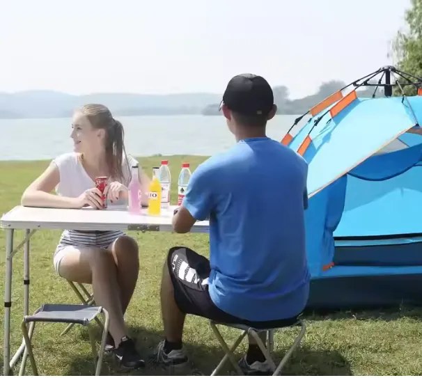 Lean Toys Skladací záhradný nábytok biely – 1 stôl, 4 stoličky