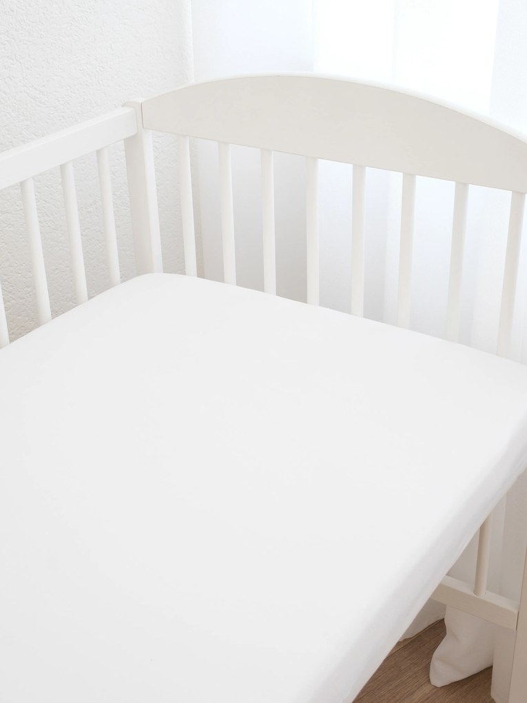 Jersey plachta do postieľky s elastanom Deluxe 60 x 120 cm – biela