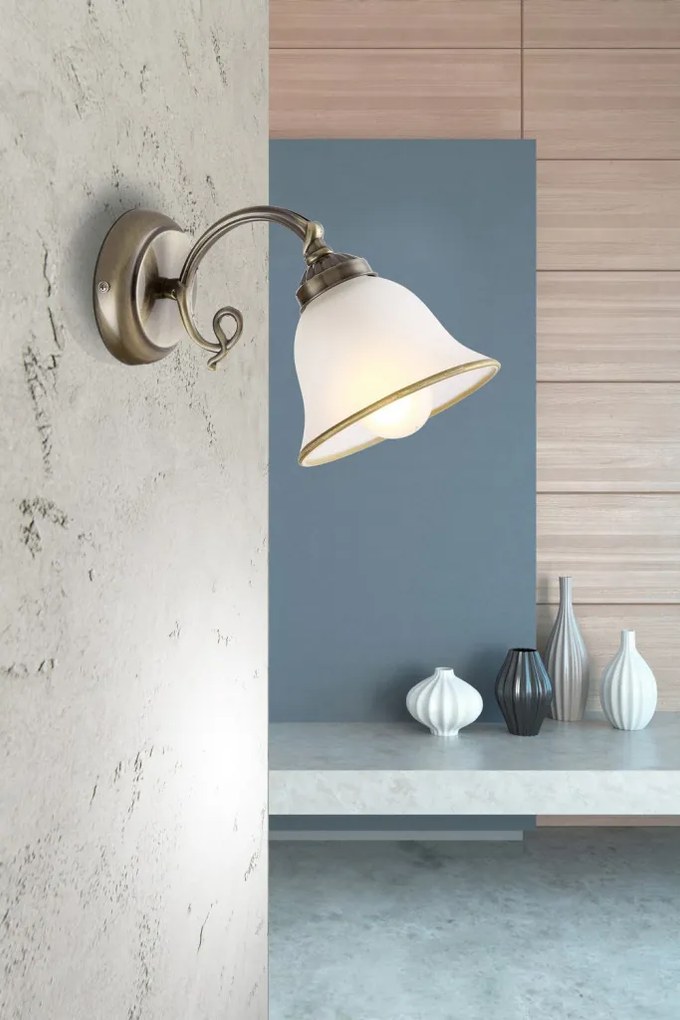 Nástenná lampa Odin, mosadz