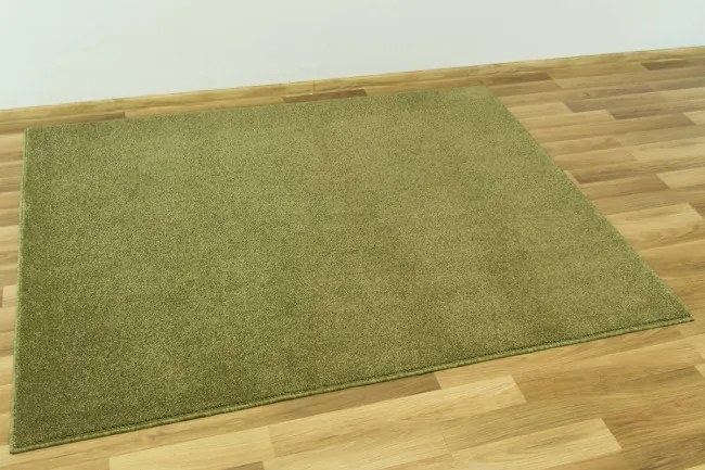 Metrážny koberec Monte-Bianco 46 olivovo zelený