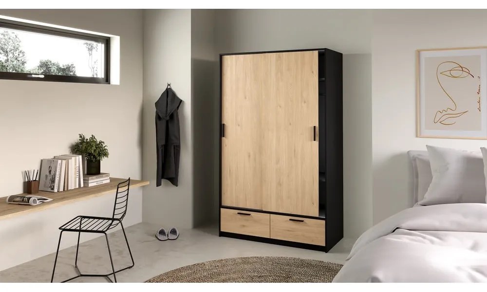 Šatníková skriňa v dekore duba s posuvnými dverami v čierno-prírodnej farbe 121x200 cm Line – Tvilum