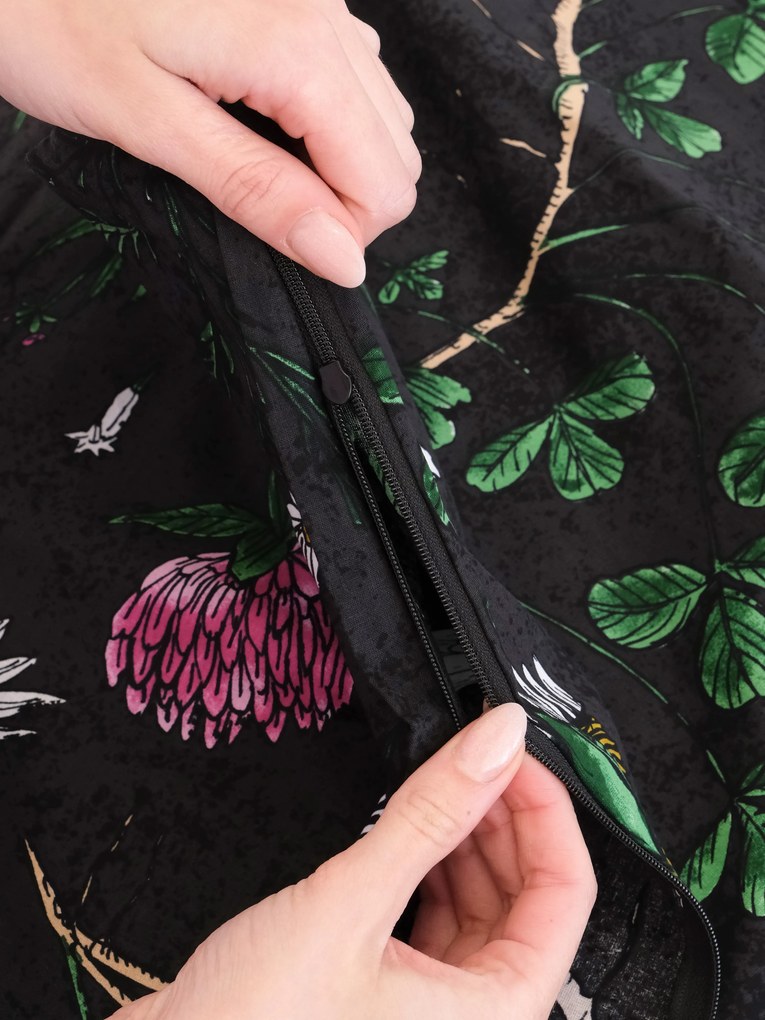 Bavlnená obliečka na vankúš Renforcé 50 × 70 cm - Herbár čierny