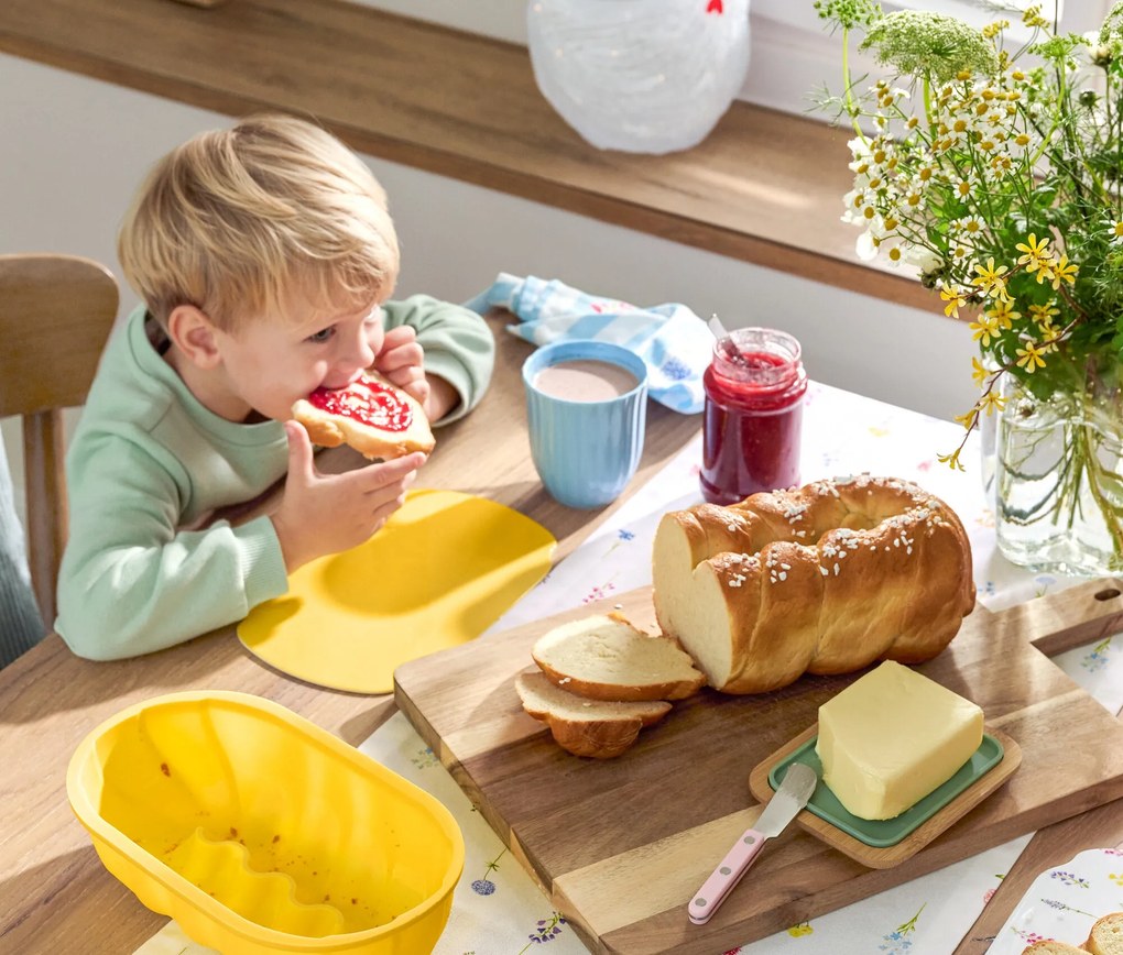 Forma na pečenie s vrkočovým vzorom