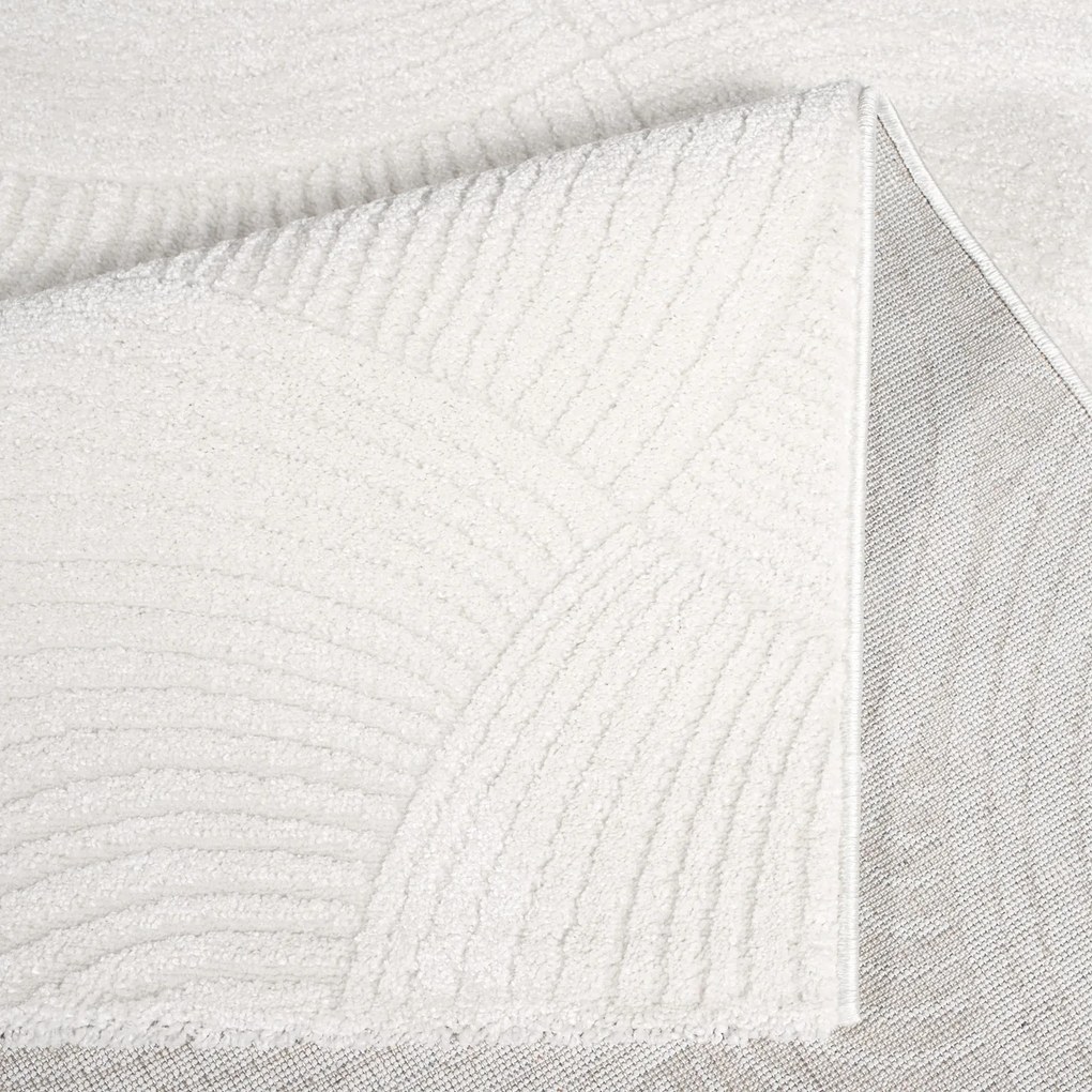 Dekorstudio Jednofarebný koberec FANCY 647 - smotanovo biely Rozmer koberca: 160x230cm