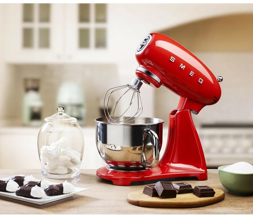 Červený kuchynský robot 50's Retro Style – SMEG