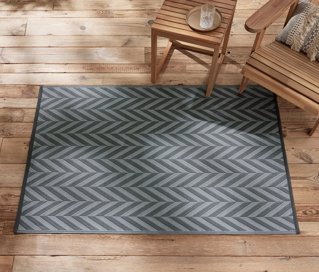 Koberec na použitie vonku, cca 165 x 115 cm