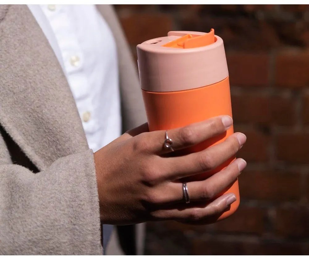 Oranžový cestovný hrnček 450 ml Sipp – Joseph Joseph