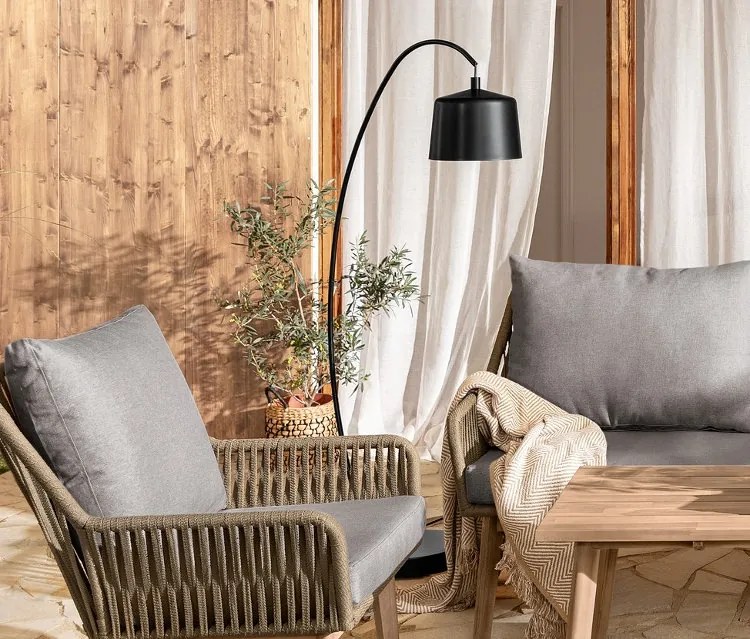 Oblúková lampa z kovu