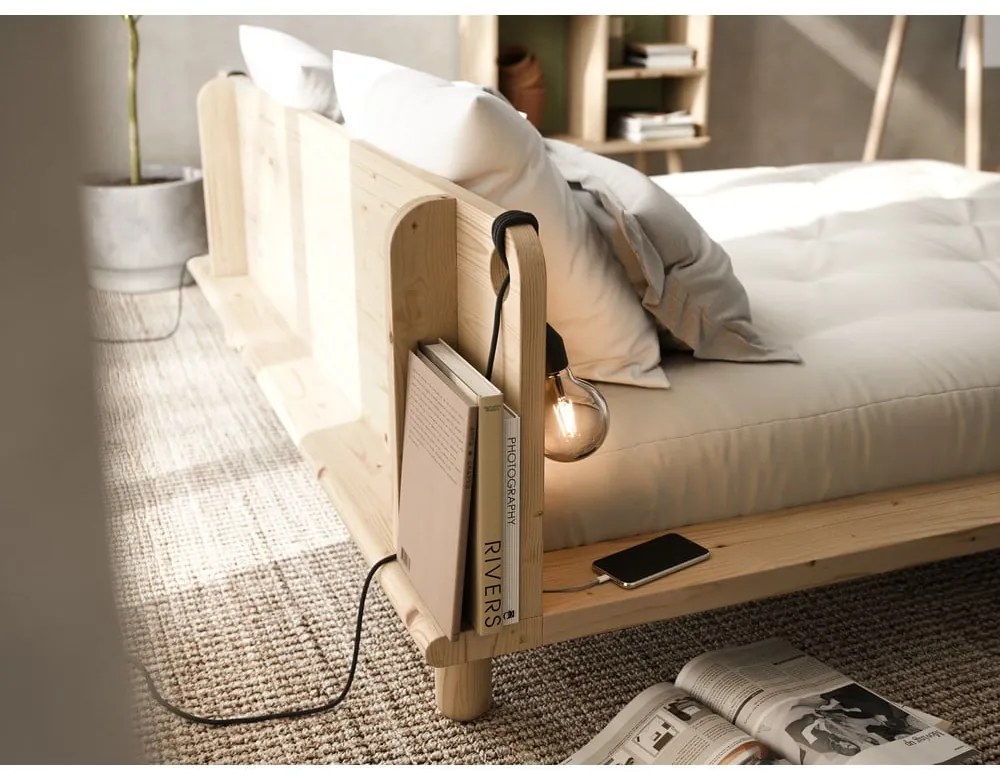 Dvojlôžková posteľ z borovicového dreva s roštom 140x200 cm Peek – Karup Design