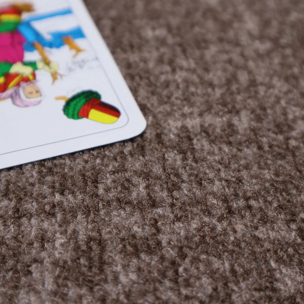 Associated Weavers, Metrážny koberec Bruno brown, na mieru, šíře 4m, hnedá, filc, chodba / predsieň