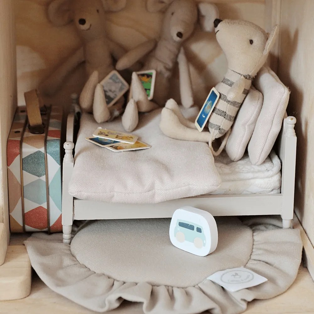 Mini podložka s volánom cappuccino