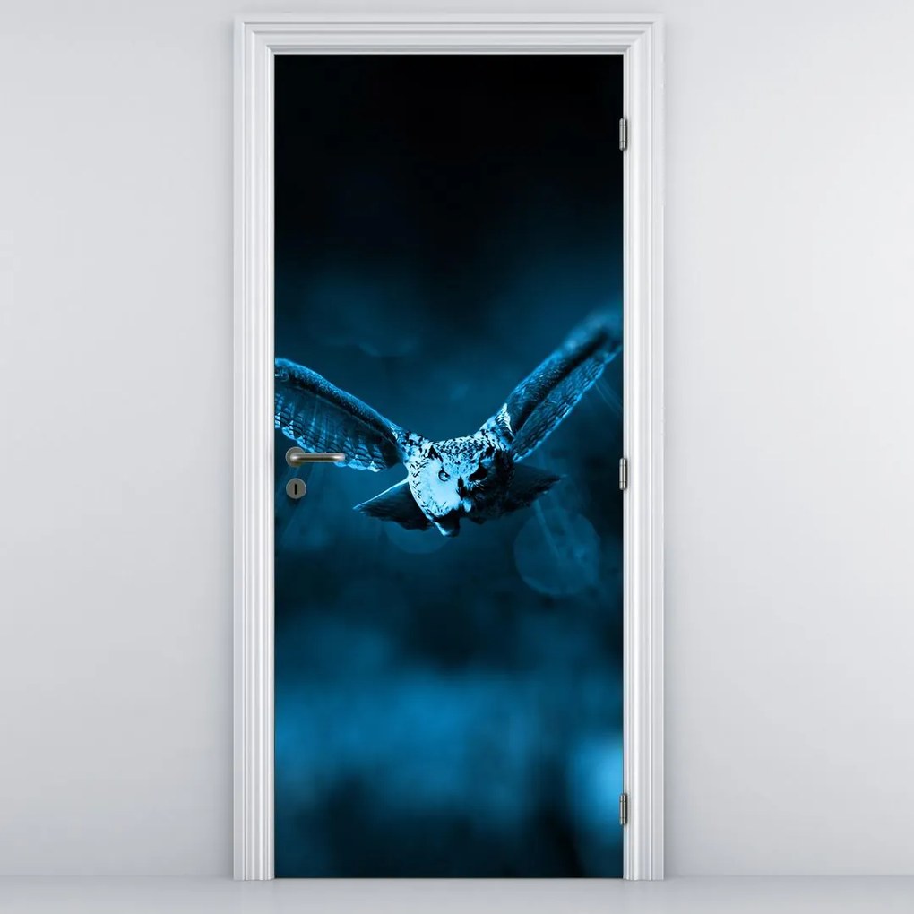 Fototapeta na dvere - Letiaca sova (95x205cm)