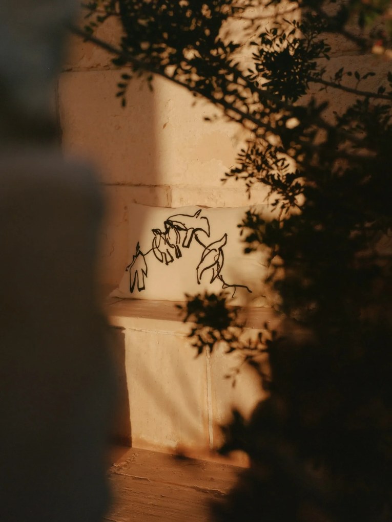 Ferm Living Poťah na vankúš s výšivkou Vuelo Natural 40 × 60 cm