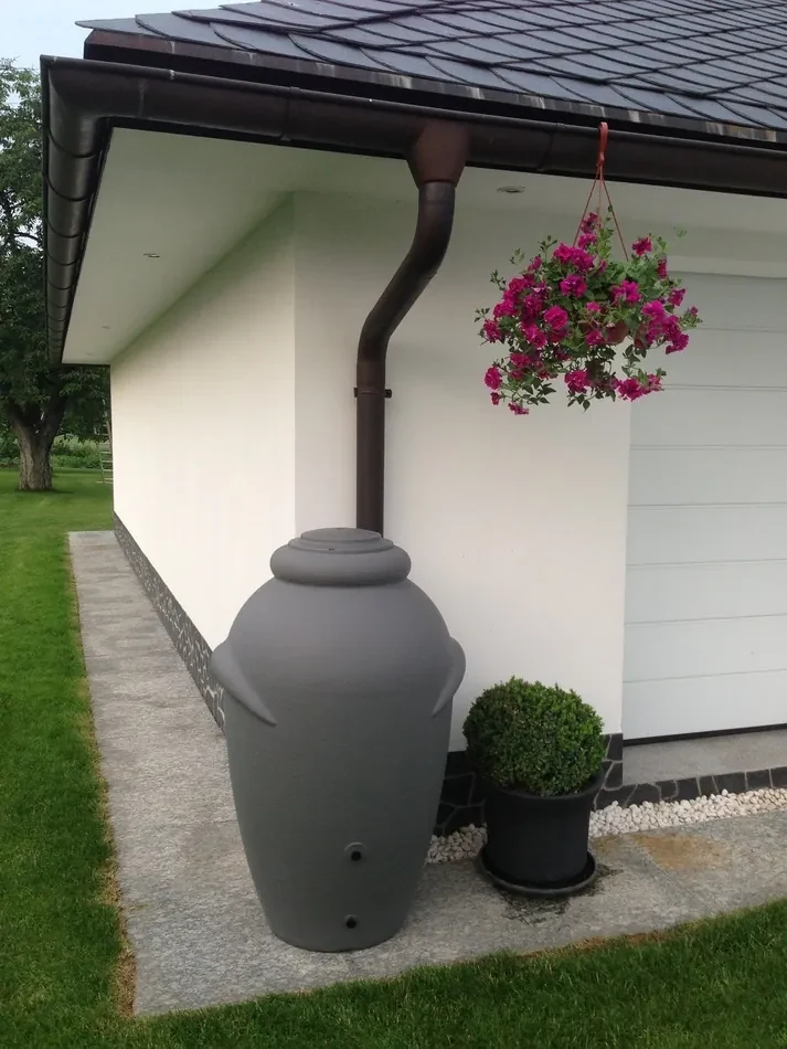 Sud na dažďovú vodu Garden Amfora sivá