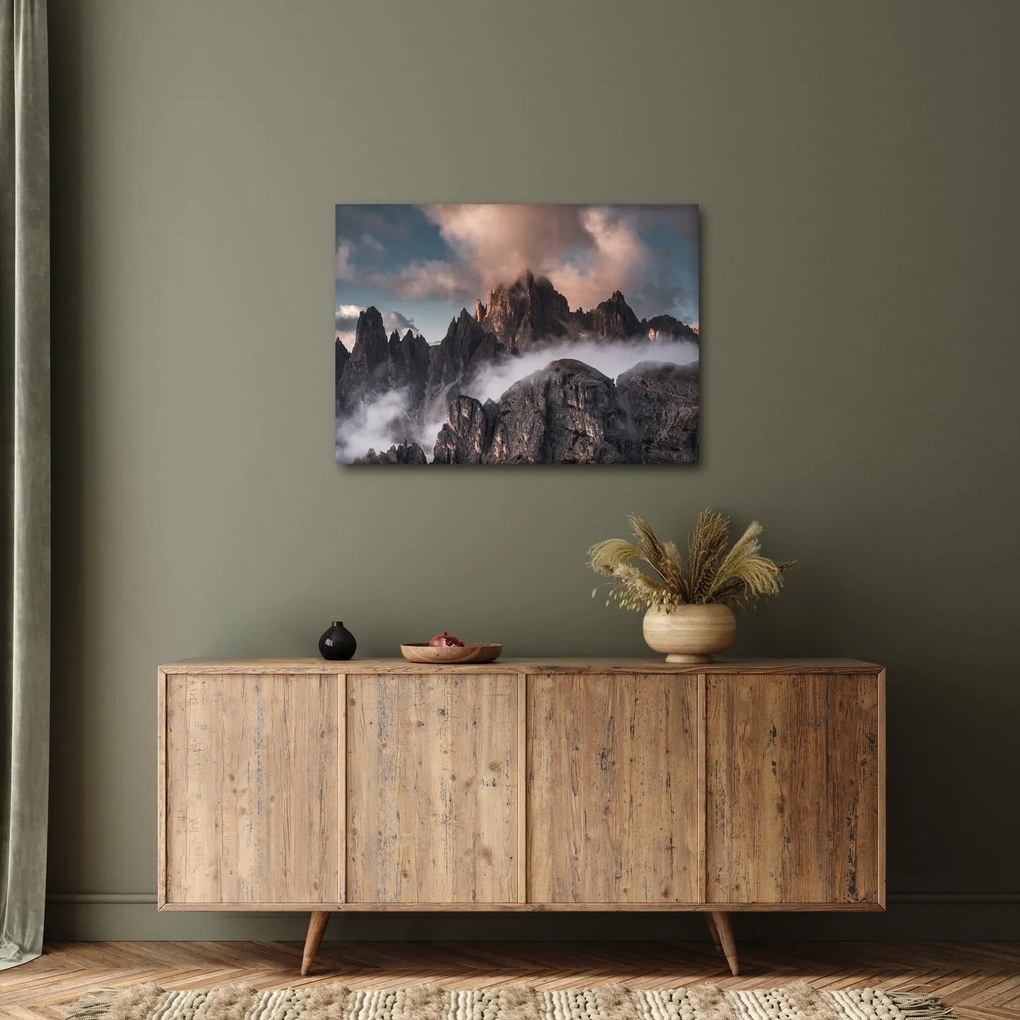 Obraz - Talianske dolomity schované v hmle (70x50 cm)