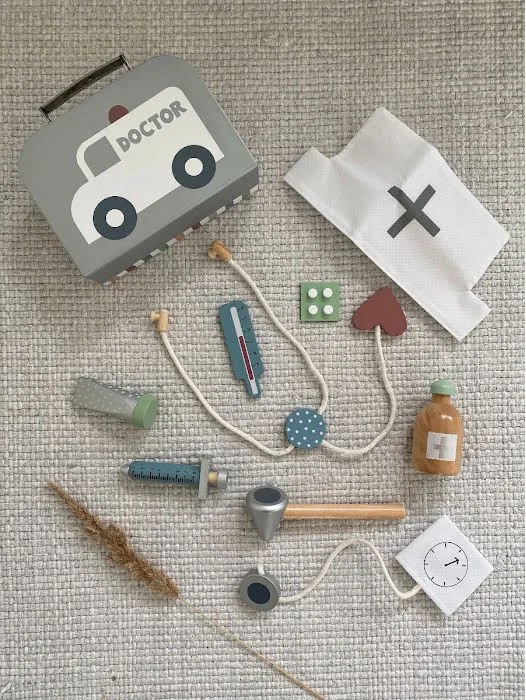 Lekársky kufrík pre deti strieborný