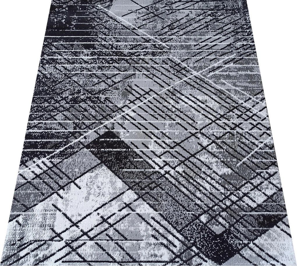 DY Čierno-sivý koberec s geometrickým vzorom Soho 14 Rozmer: 80x150 cm