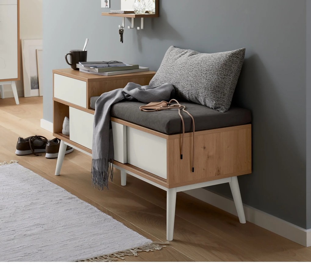 Lavička s priehradkou na topánky