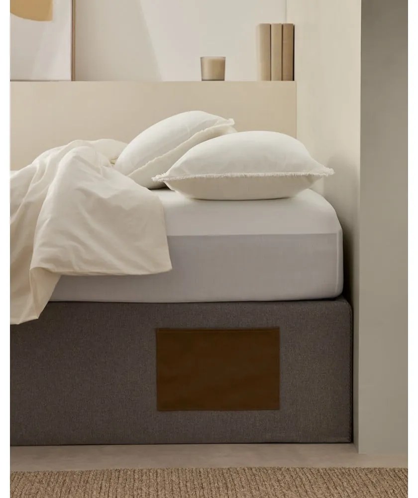 Sivá čalúnená dvojlôžková posteľ s úložným priestorom 180x200 cm Matters – Kave Home