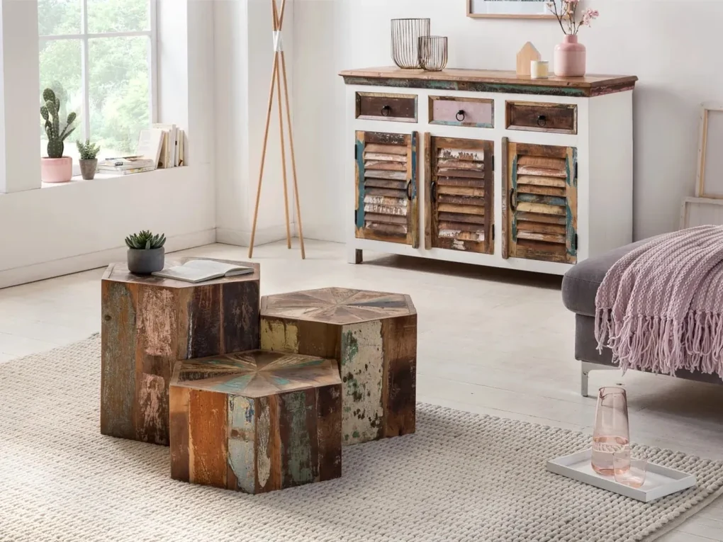 furniture-nabytek.cz - Masívny konferenčný stolík Wakefield z recyklovaného dreva, lakovaný, viacfarebný, šesťuholníkový – 50×50×25 cm