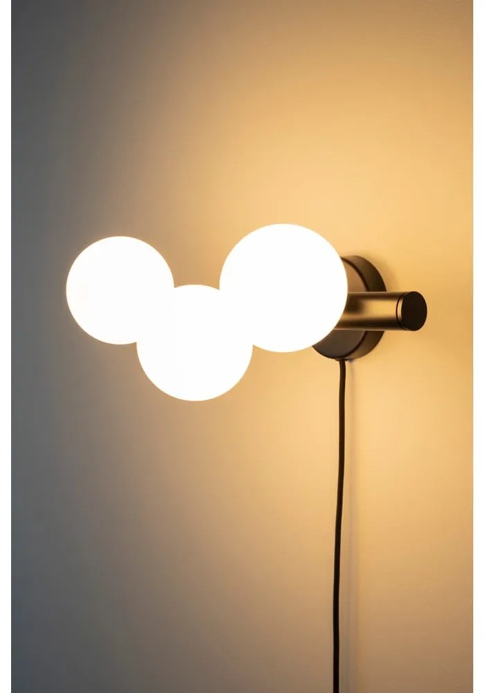 Čierno-biele nástenné svietidlo Monica – White Label