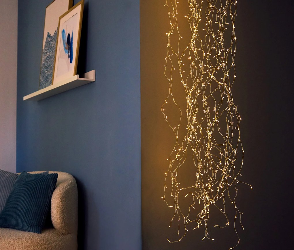 LED hviezda s opletenou svetelnou reťazou