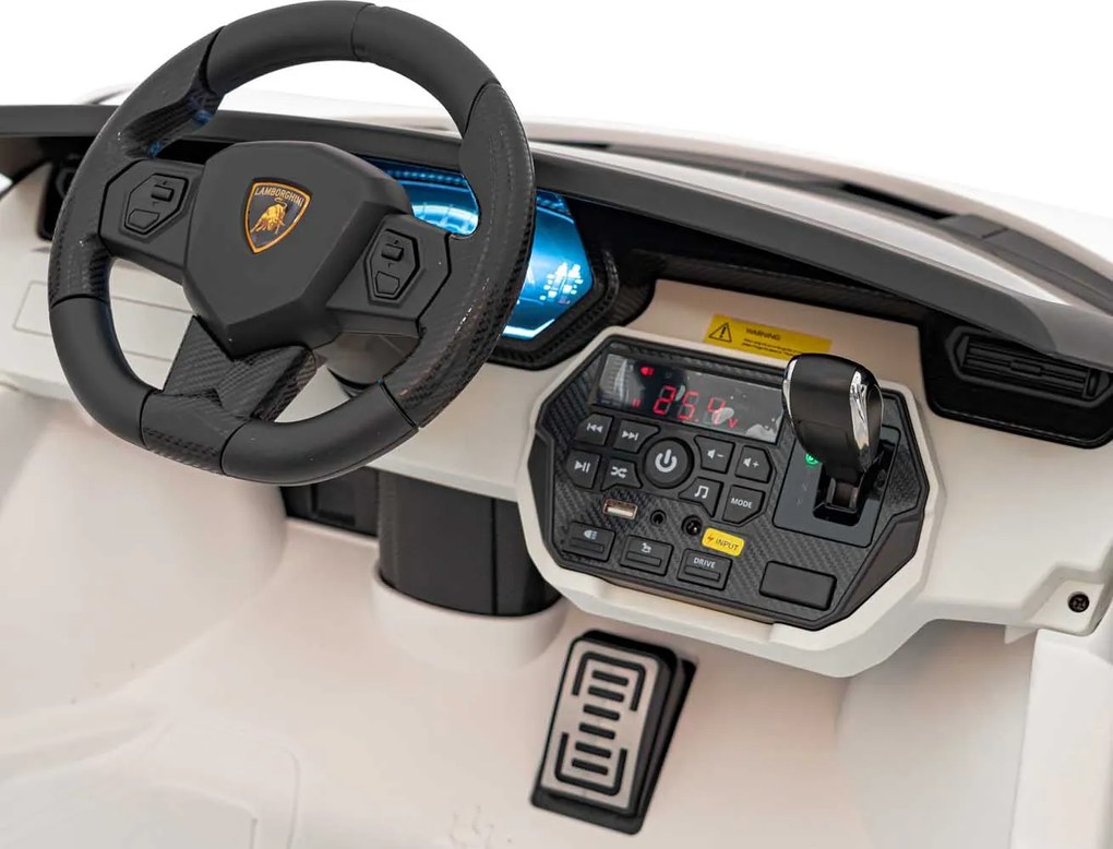 Ramiz Lamborghini SIAN Biele vozidlo